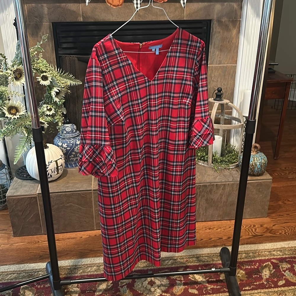 Draper James red tartan shift dress. Perfect for the holidays.